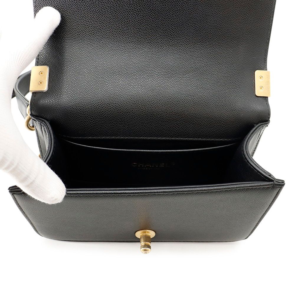 Chanel Chain Shoulder Bag Boy Small Quilted CC Logo Boy Black — view 7