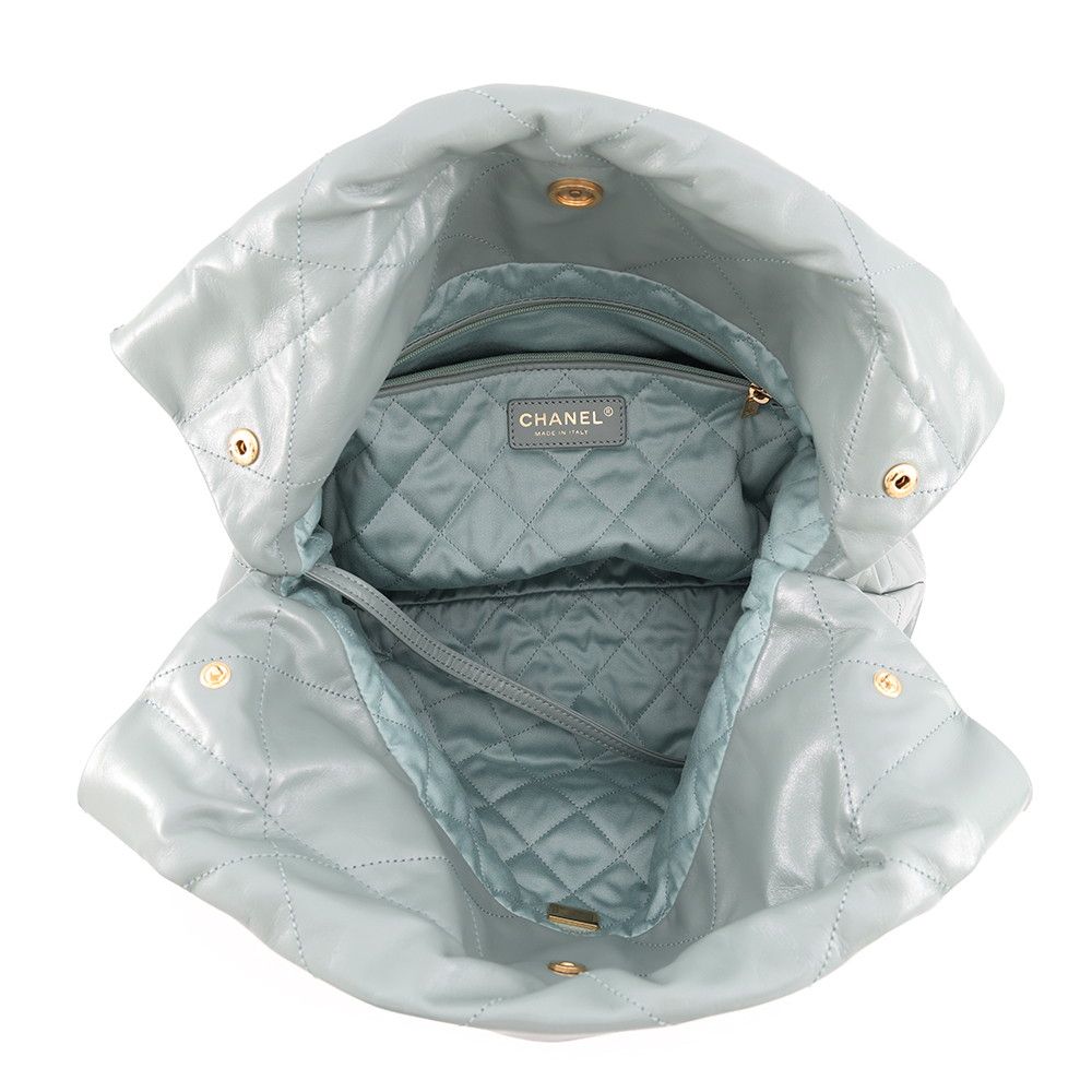Chanel Handbag 22 Quilted Small Shiny Calf Leather — view 5