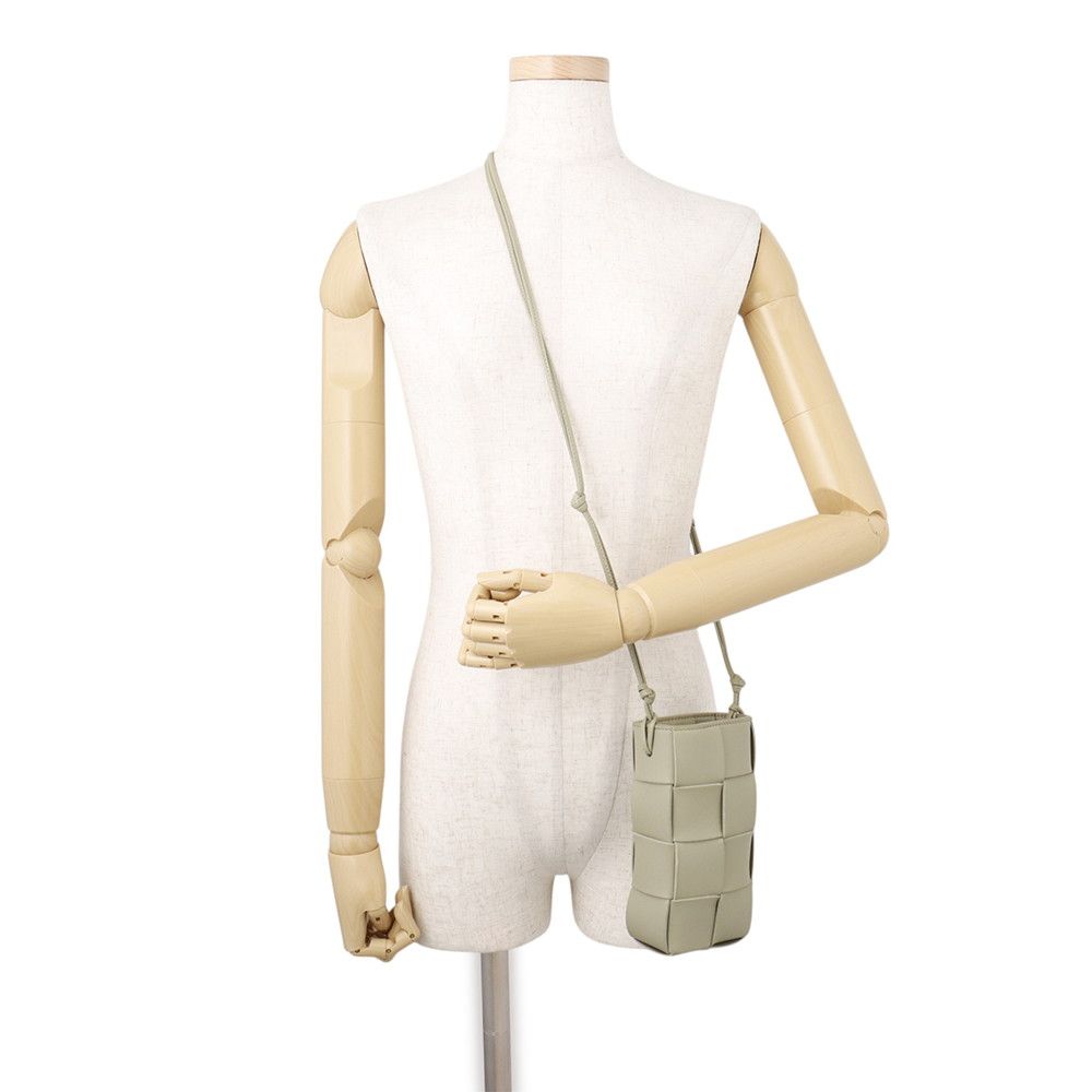 Bottega Veneta Shoulder Bag Intrecciato Cassette Phone Pouch Green — view 4