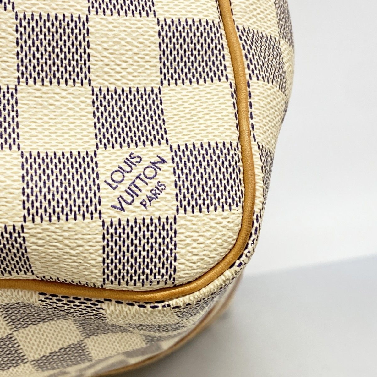 Louis Vuitton Boston Bag Damier Azur Keepall 50 White — view 6