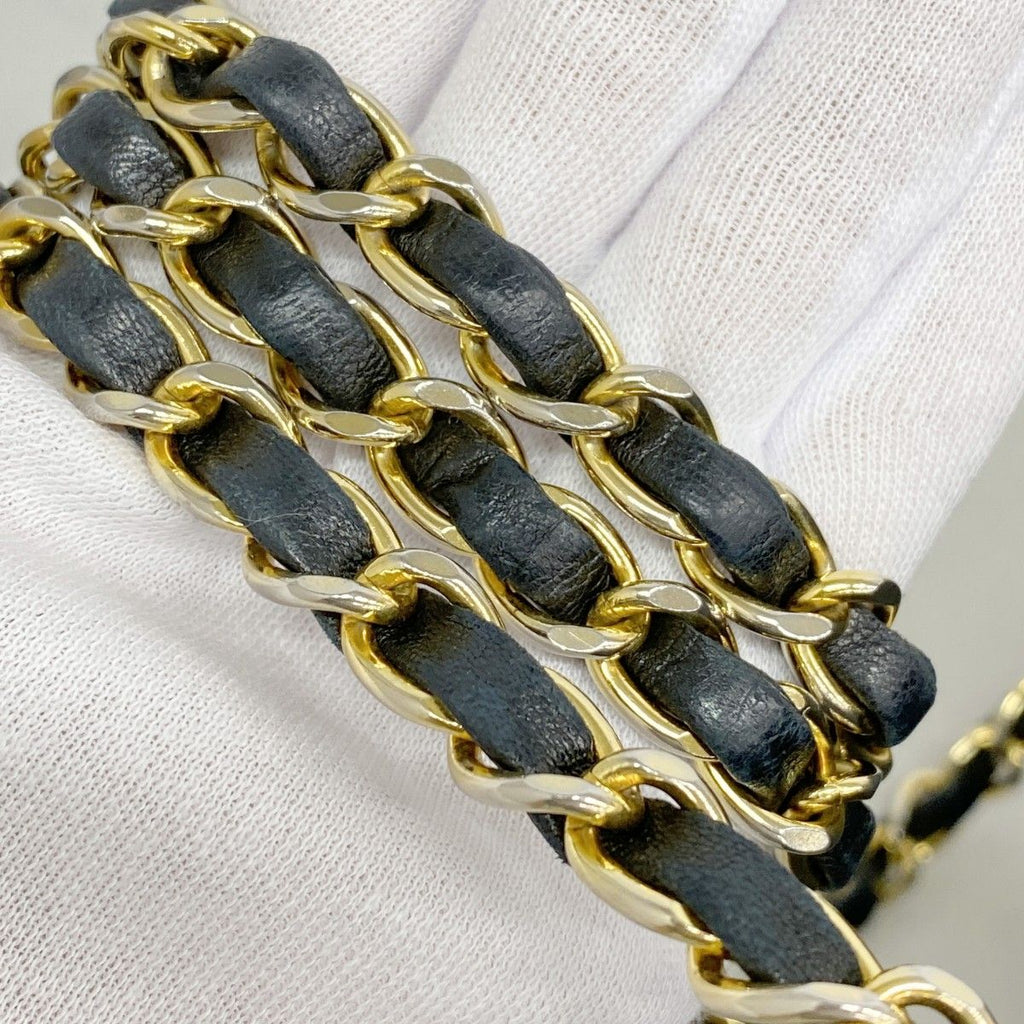 Chanel Shoulder Bag Diana Lambskin Black Gold — view 8