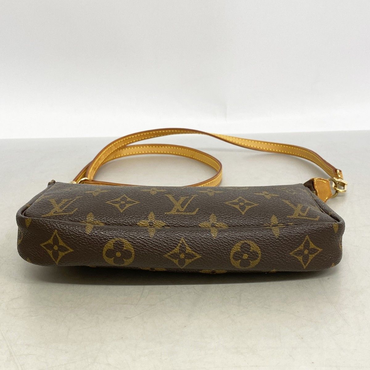 Louis Vuitton Shoulder Bag Monogram Pochette Soirle Brown — view 3