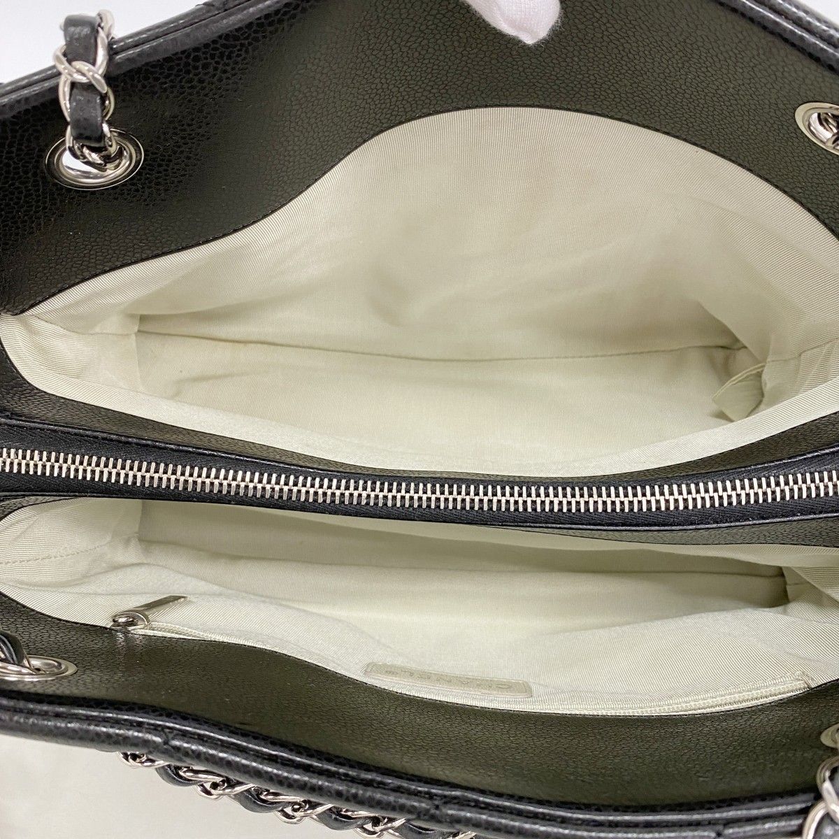 Chanel Shoulder Bag Quilted Caviar Leather Black Silver — view 4