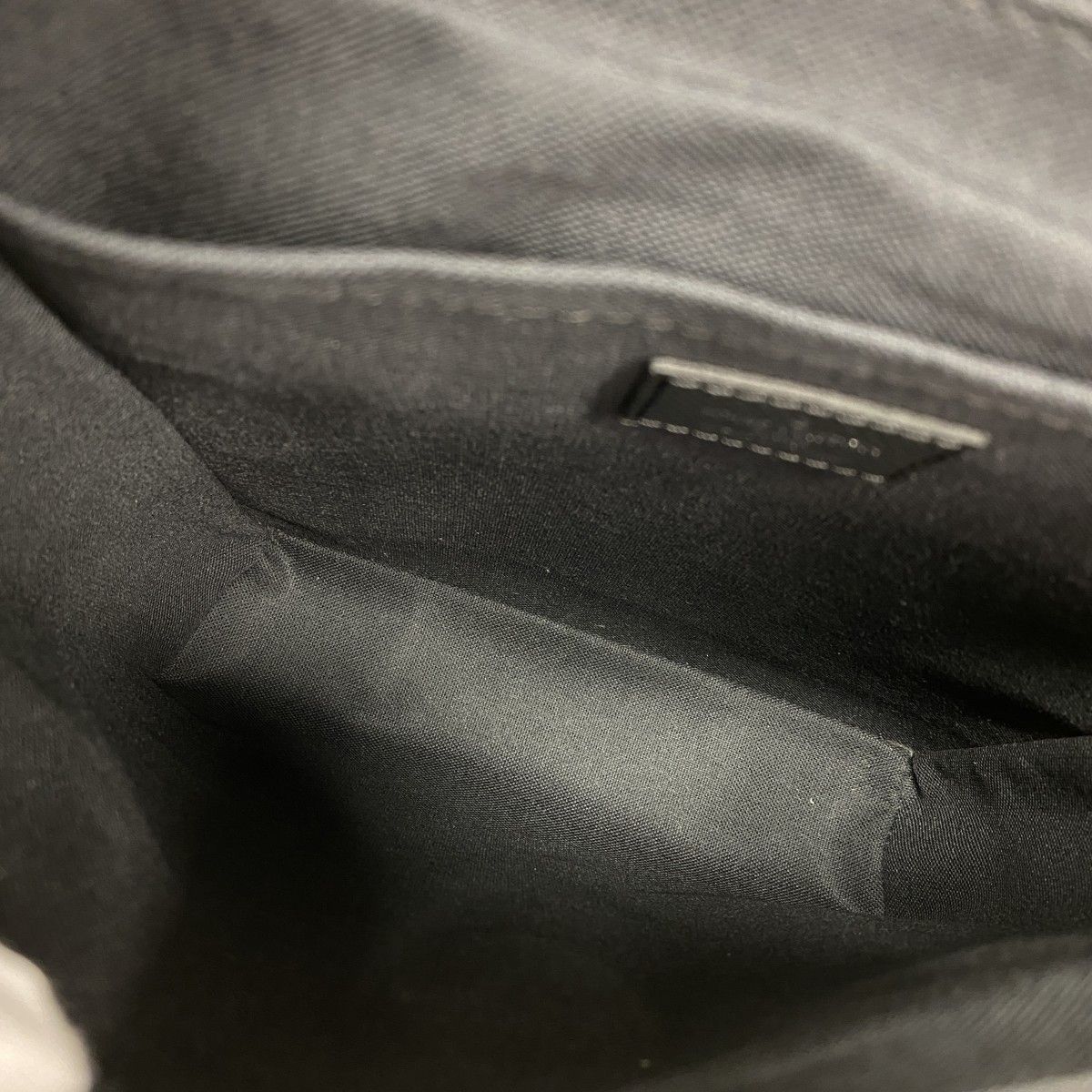 Louis Vuitton Shoulder Bag Taiga Luca Ardoise — view 4