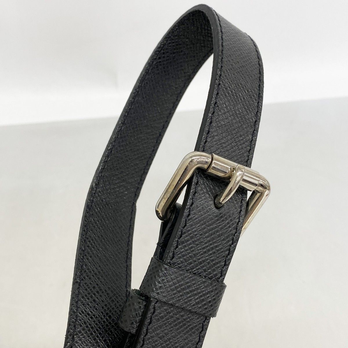 Louis Vuitton Shoulder Bag Taiga Luca Ardoise — view 7