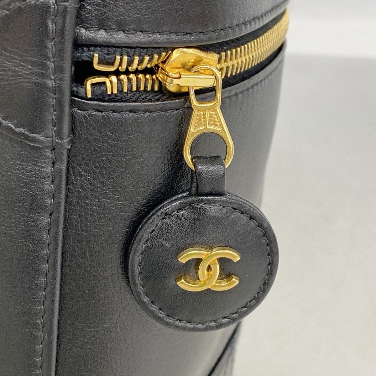 Chanel Vanity Bag Bicolor Lambskin Black Gold — view 8