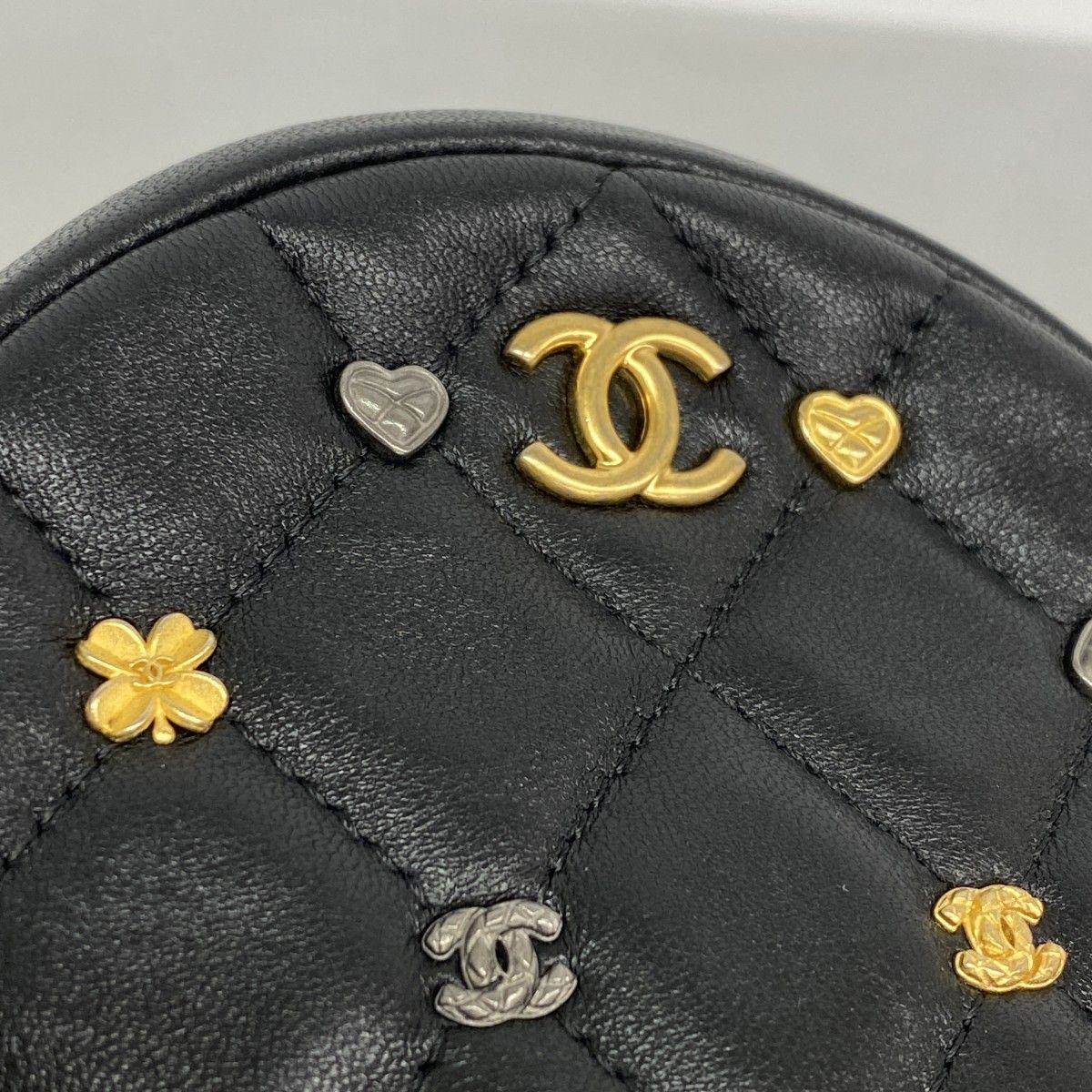 Chanel Shoulder Bag Quilted Lambskin Black Gold — view 6
