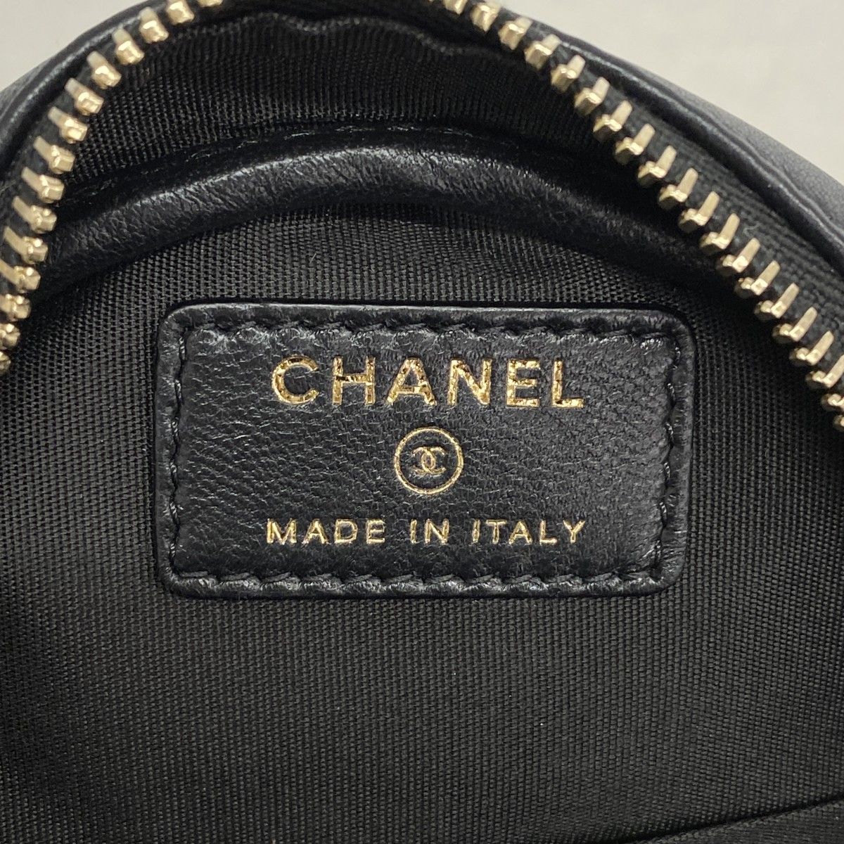 Chanel Shoulder Bag Quilted Lambskin Black Gold — view 5