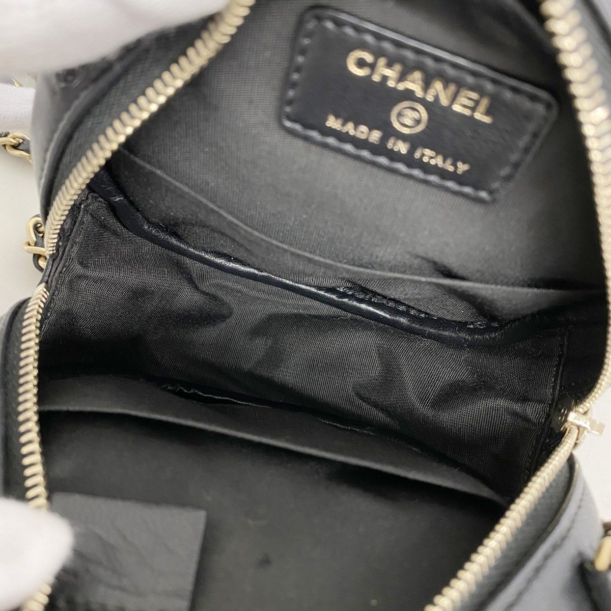 Chanel Shoulder Bag Quilted Lambskin Black Gold — view 4
