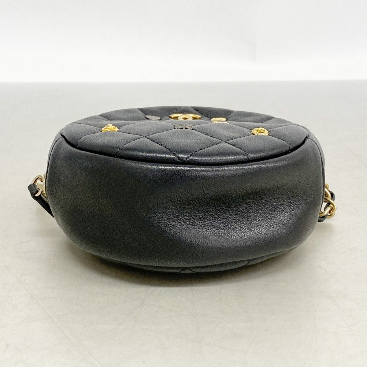 Chanel Shoulder Bag Quilted Lambskin Black Gold — view 3