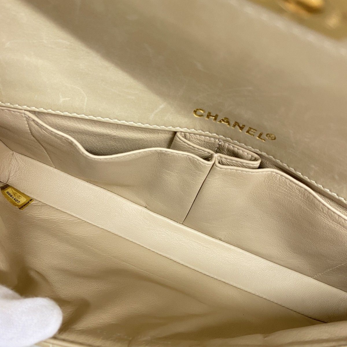 Chanel Shoulder Bag Chocolate Bar Lambskin Patent Beige Red Gold — view 4