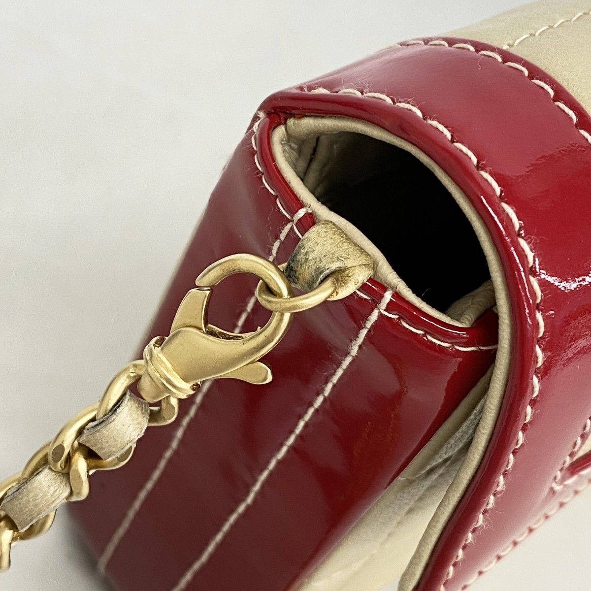 Chanel Shoulder Bag Chocolate Bar Lambskin Patent Beige Red Gold — view 7