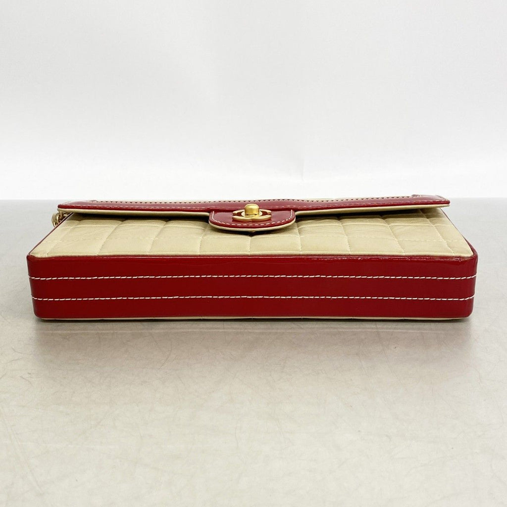 Chanel Shoulder Bag Chocolate Bar Lambskin Patent Beige Red Gold — view 3