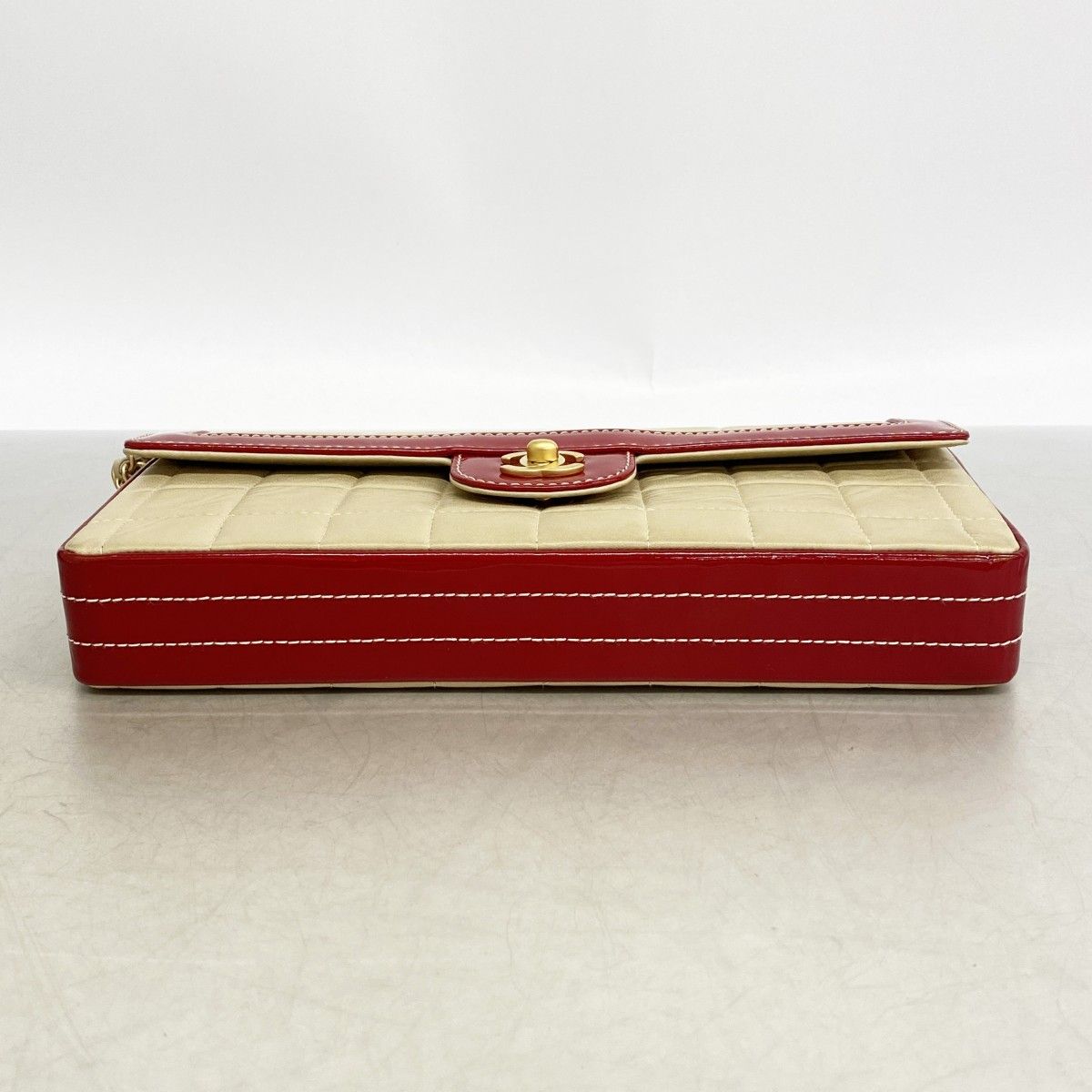 Chanel Shoulder Bag Chocolate Bar Lambskin Patent Beige Red Gold — view 3