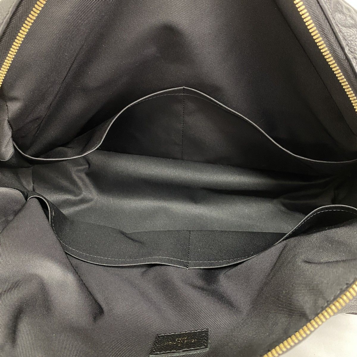 Louis Vuitton Tote Monogram Empreinte Pontu PM Noir — view 4