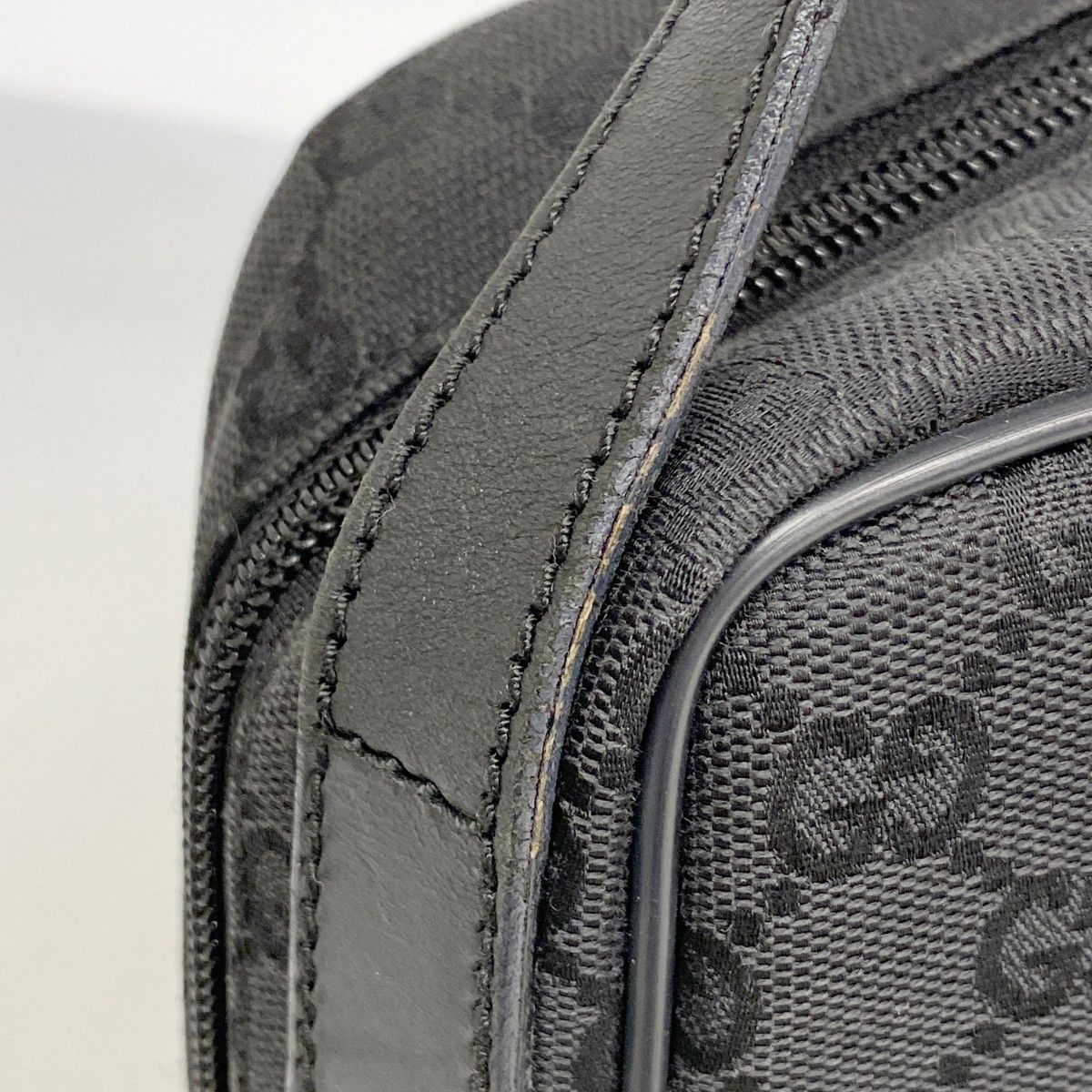Gucci Shoulder Bag GG Canvas Black Silver — view 7