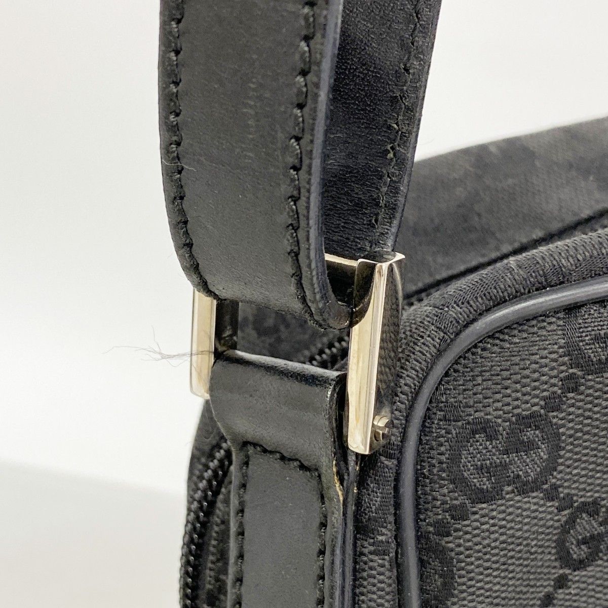 Gucci Shoulder Bag GG Canvas Black Silver — view 8