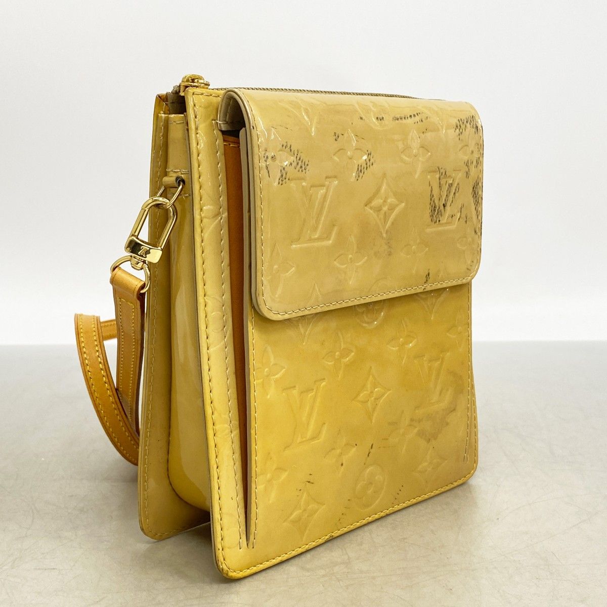 Louis Vuitton Shoulder Bag Vernis Mott Beige — view 2