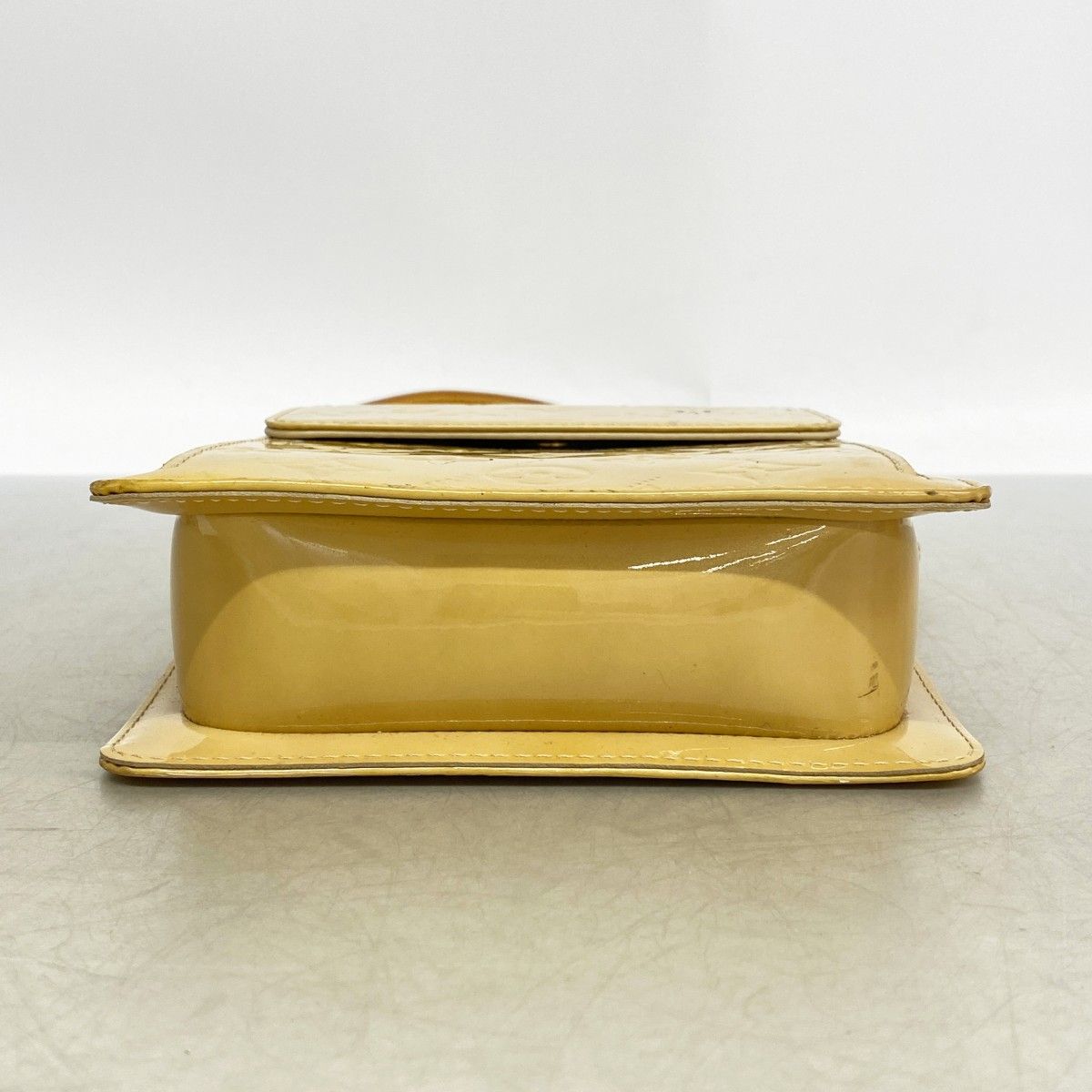 Louis Vuitton Shoulder Bag Vernis Mott Beige — view 3
