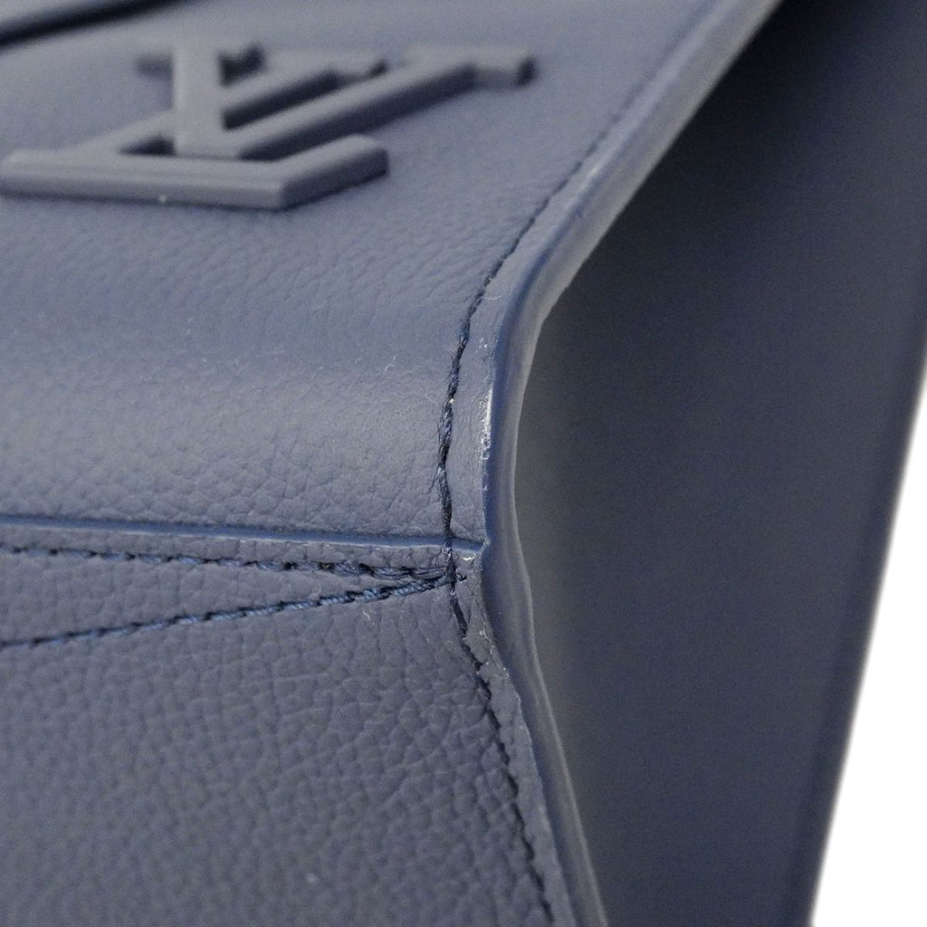 Louis Vuitton Tote LV Aerogram Takeoff Navy — view 8