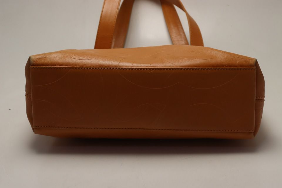 Chanel No 5 CC Logo Tote — view 3