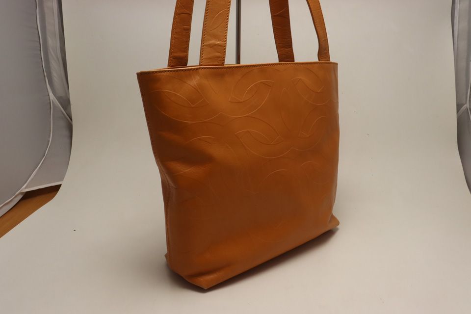 Chanel No 5 CC Logo Tote — view 4