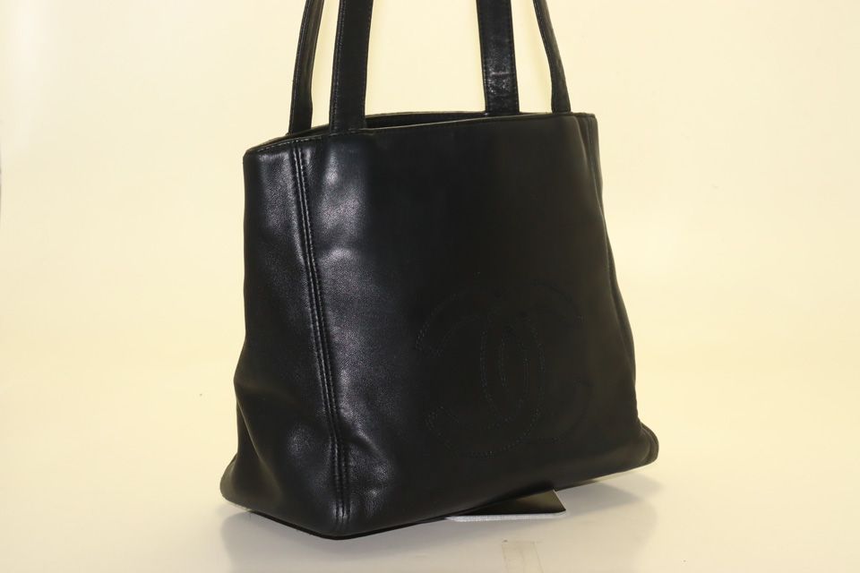 Chanel No 5 Lambskin CC Logo Tote — view 4