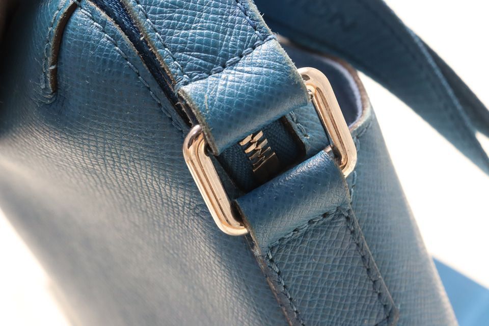 Louis Vuitton Taiga Grigori Shoulder — view 8