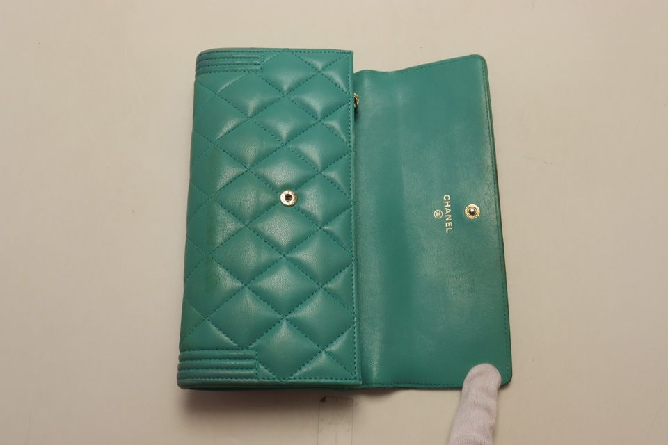 Chanel 28 Boy Lambskin Wallet — view 4
