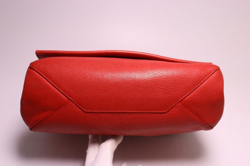 Louis Vuitton Leather Lockme II Shoulder — view 3
