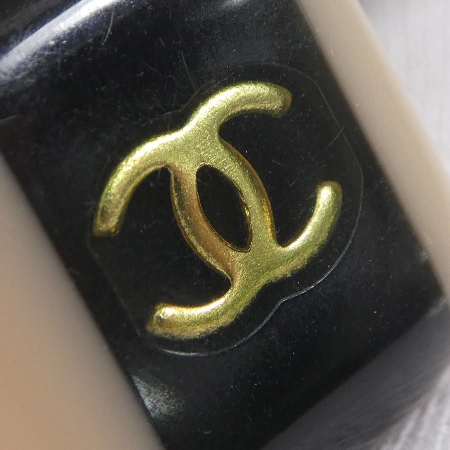 Chanel Earrings CC Logo — view 8