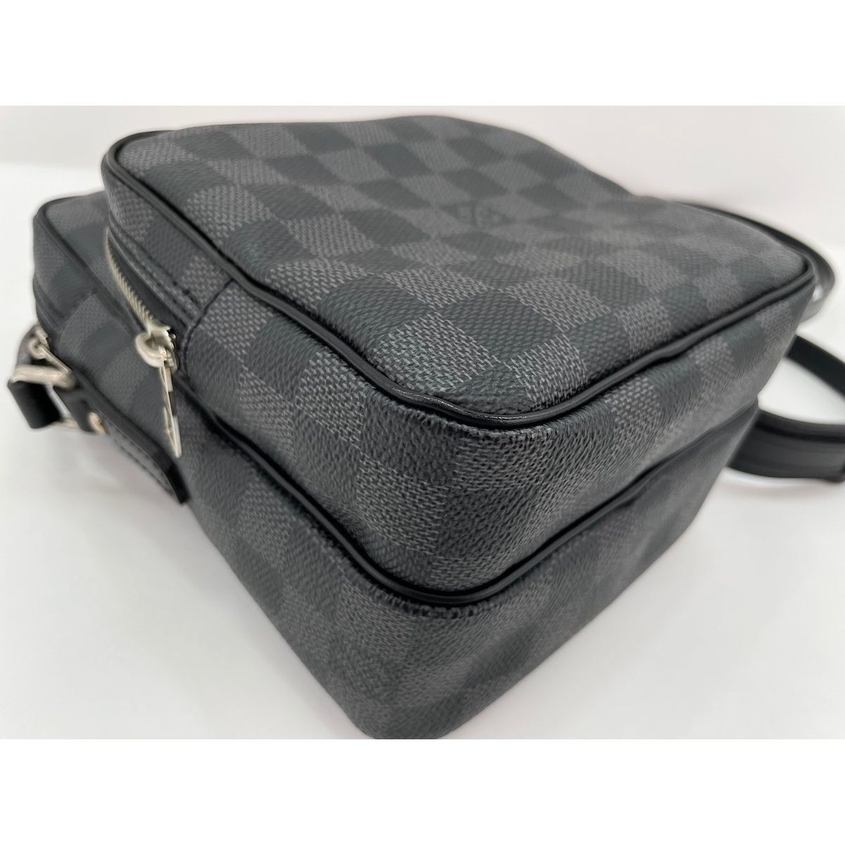 Louis Vuitton Shoulder Bag — view 8