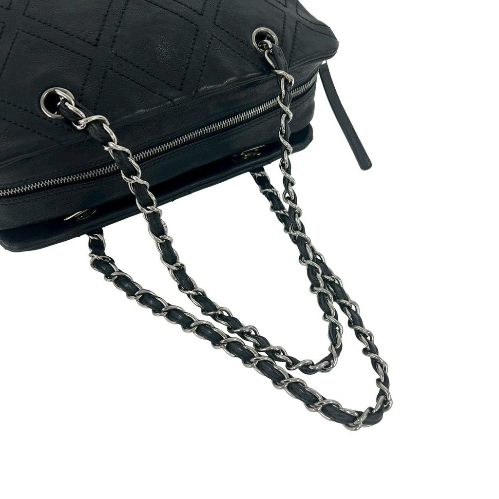Chanel Card CC Logo Calf Leather Shoulder Bag Tote Black — view 4