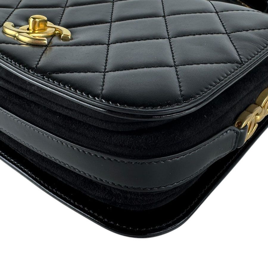 Chanel Shoulder Bag Quilted — view 8