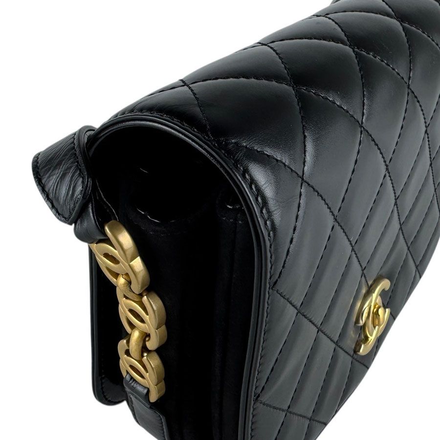 Chanel Shoulder Bag Quilted — view 7