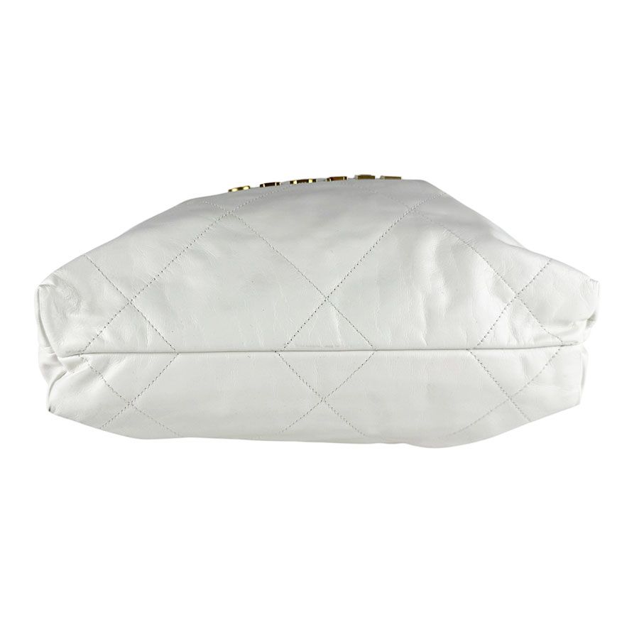 Chanel Shoulder Bag 22 — view 4