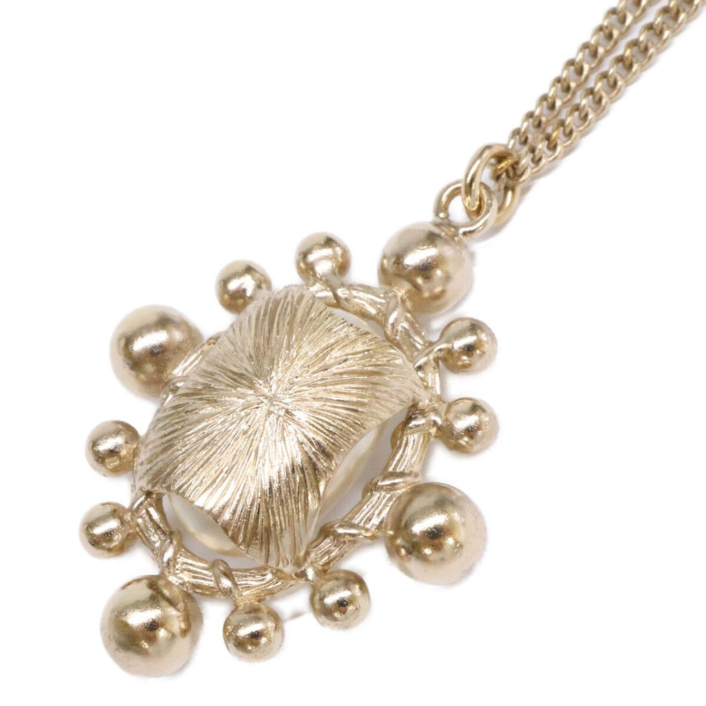 Chanel 19c CC Logo Pearl View Pendant — view 5