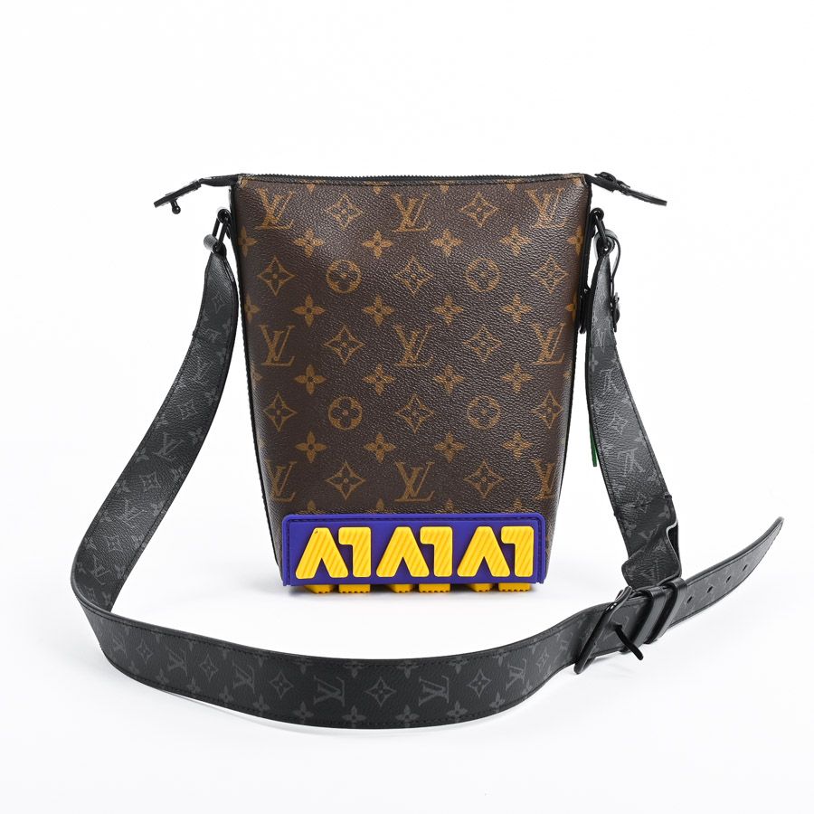 Louis Vuitton Shoulder Bag Cruise the Messenger — view 3