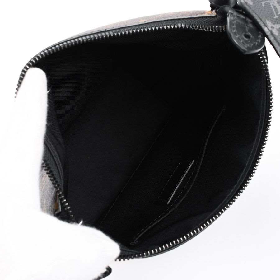 Louis Vuitton Shoulder Bag Cruise the Messenger — view 4