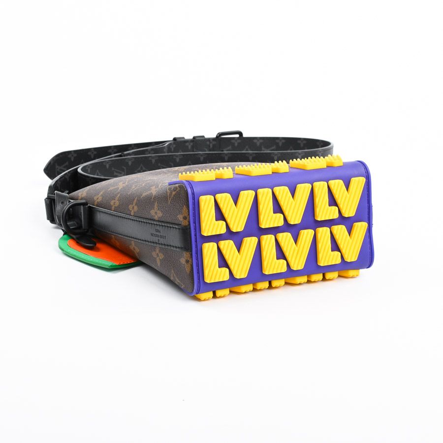 Louis Vuitton Shoulder Bag Cruise the Messenger — view 5