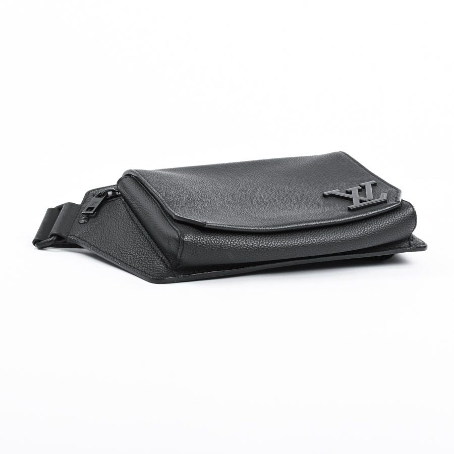 Louis Vuitton Belt Bag Takeoff Sling — view 6