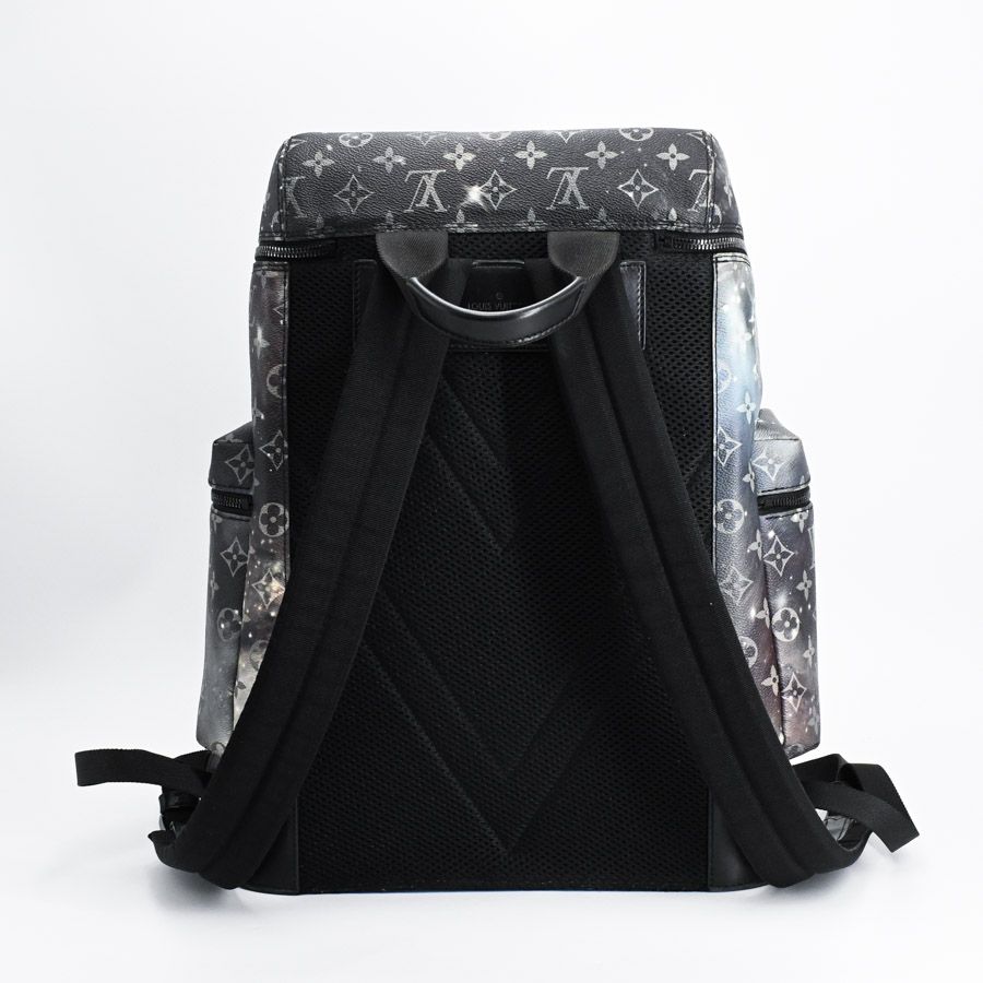Louis Vuitton Backpack Alpha — view 3