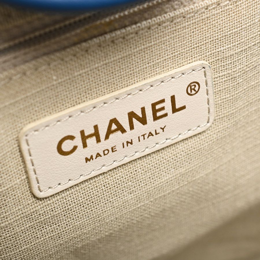 Chanel Tote Deauville Shopping — view 6