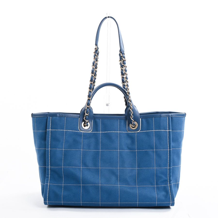 Chanel Tote Deauville Shopping — view 3
