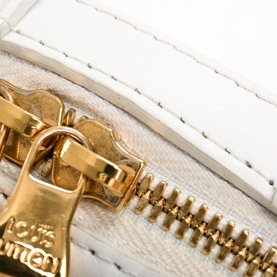 Louis Vuitton Belt Bag Soft Trunk Phone — view 8