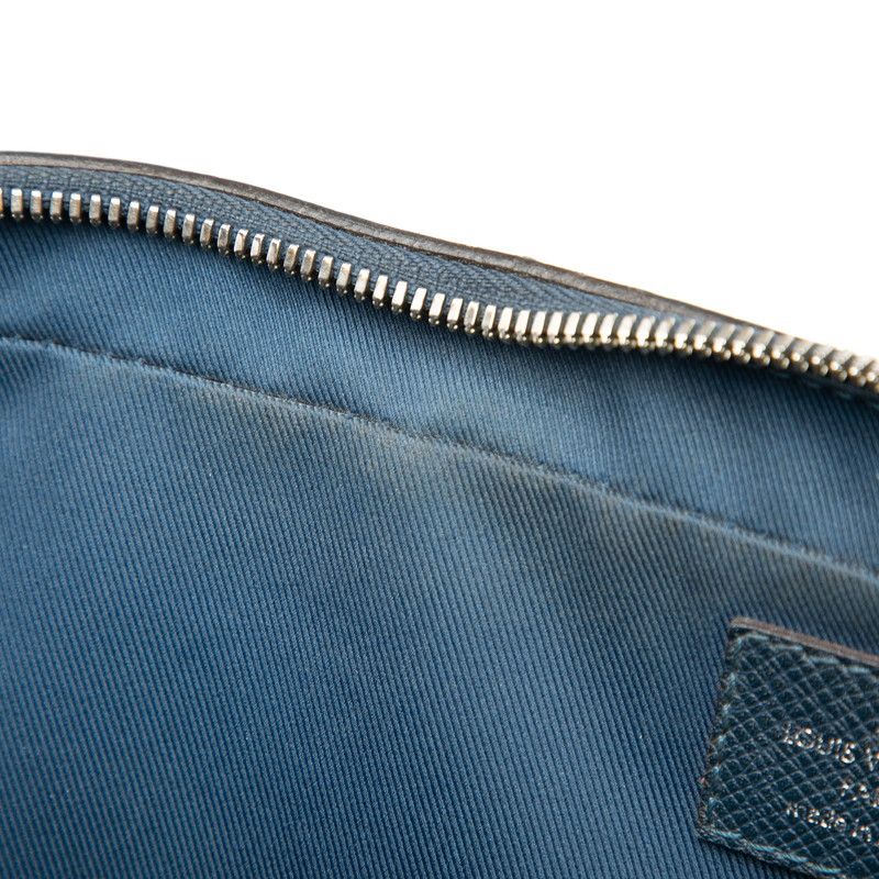 Louis Vuitton Taiga Porte Documents Business MM Bag Ocean Navy Leather — view 4