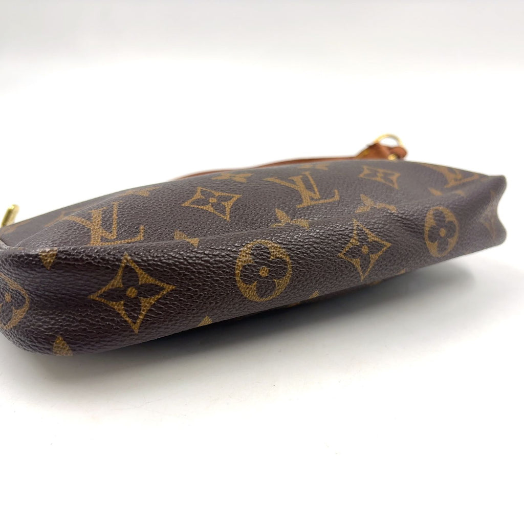Louis Vuitton Pochette Monogram Leather Brown Light Handbag Gold — view 8