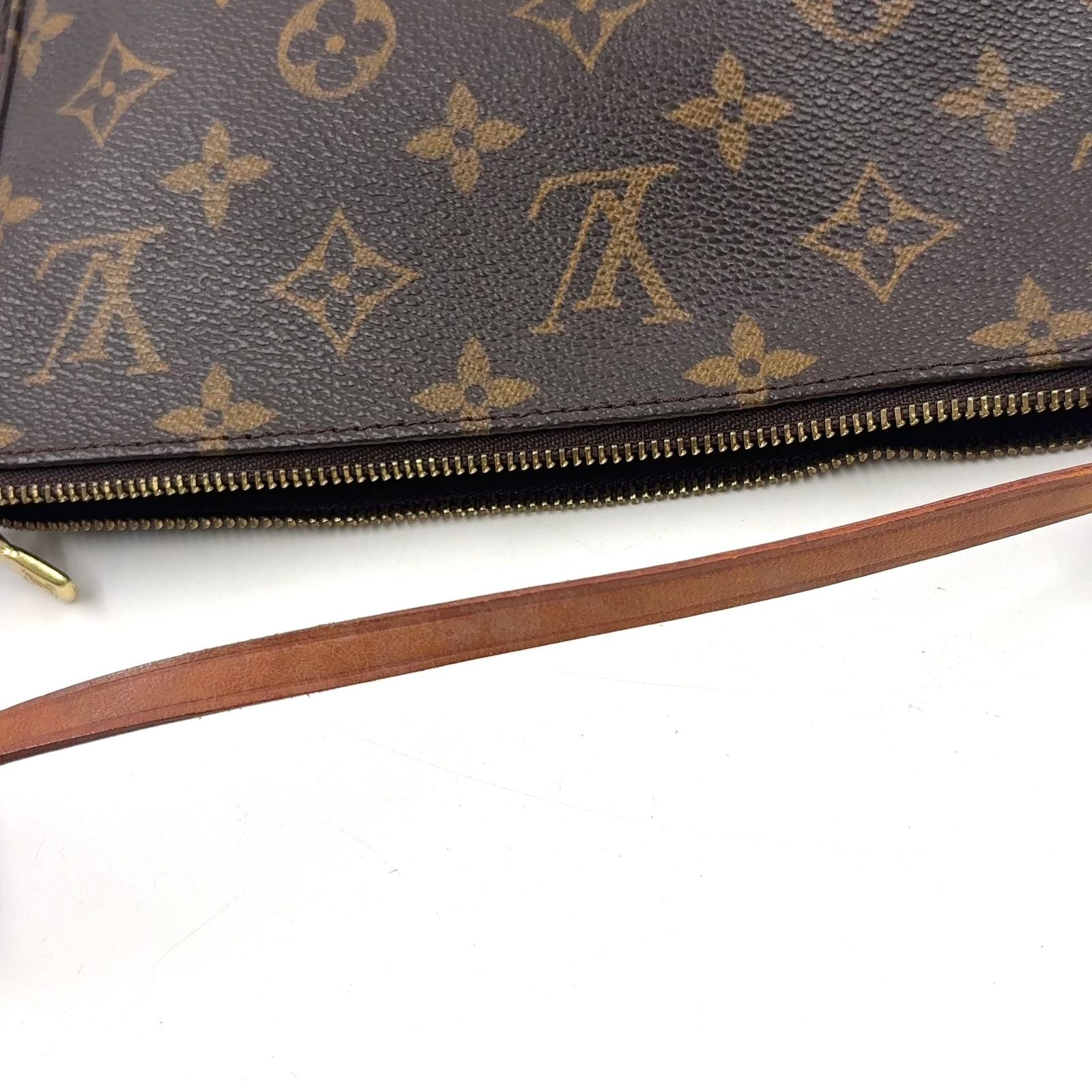 Louis Vuitton Pochette Monogram Leather Brown Light Handbag Gold — view 6