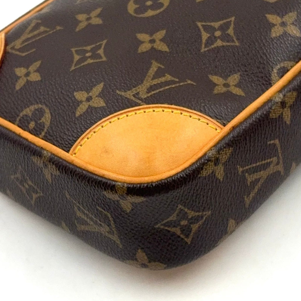 Louis Vuitton Danube Monogram Leather Brown Light Shoulder Bag Gold — view 6