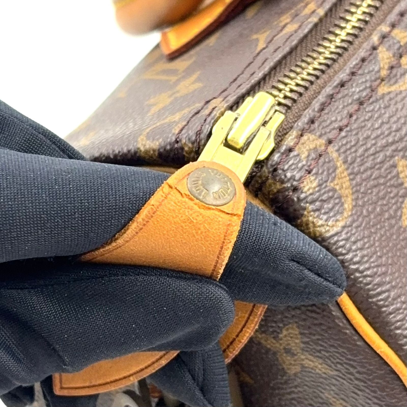 Louis Vuitton Speedy 25 Vintage Handbag — view 7